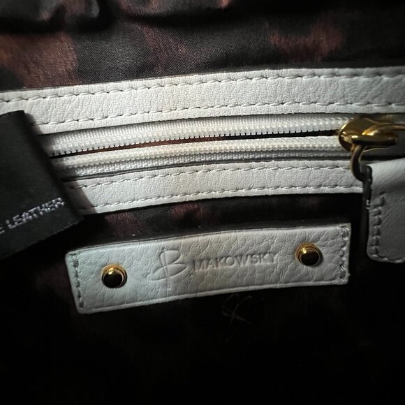 Raspberry Leather Crossbody bag with gold studs - Picture 4 of 6